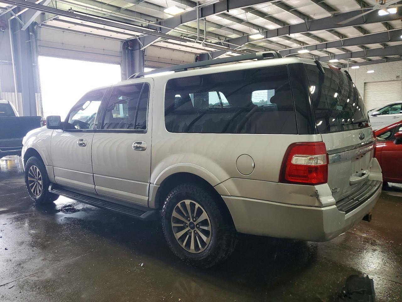 2017 Ford Expedition El Xlt - Image 2