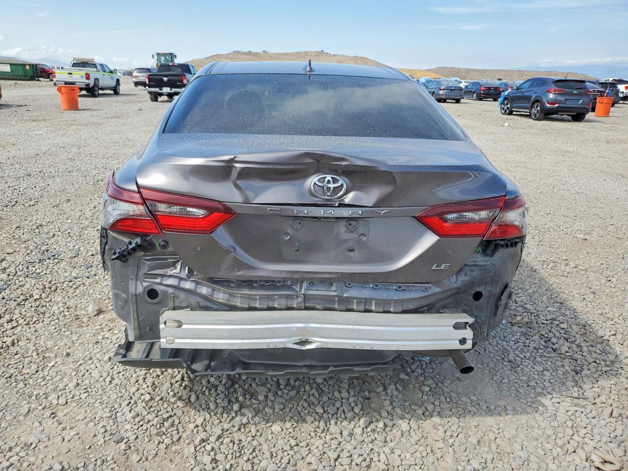 2022 Toyota Camry Le - Image 6