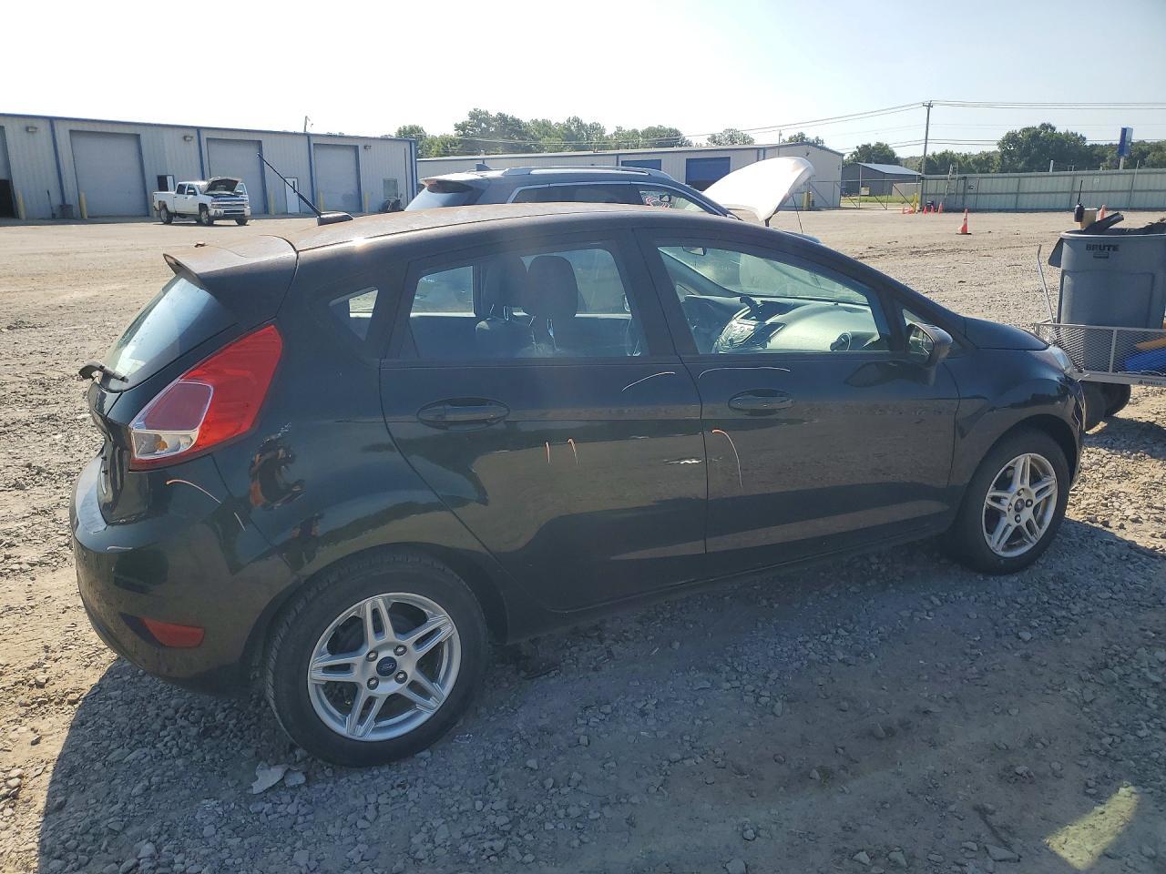 2019 Ford Fiesta Se - Image 3