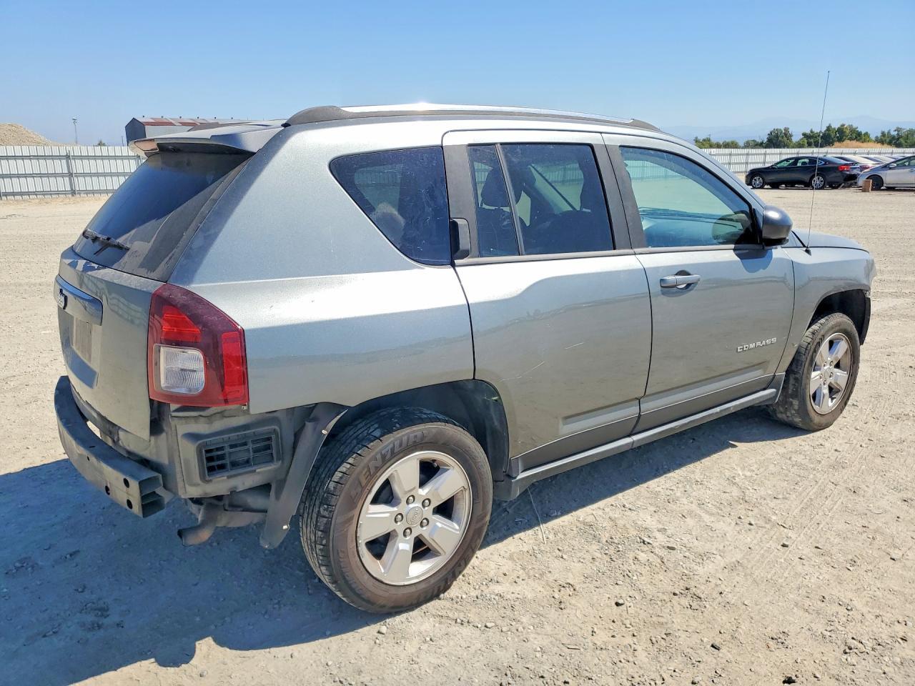 2014 Jeep Compass Sport - Фото 3