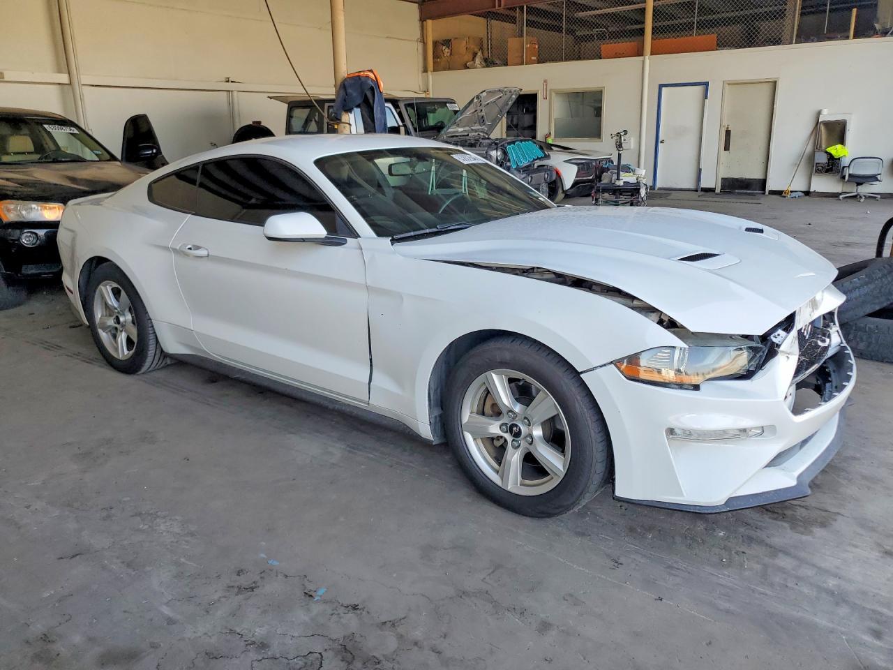 2018 Ford Mustang - Фото 4
