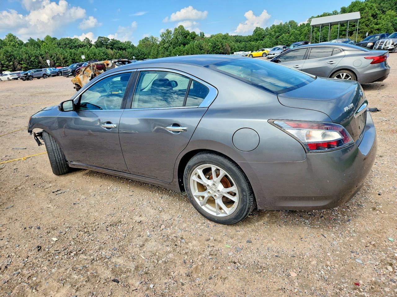2014 Nissan Maxima 3.5 S - Image 2