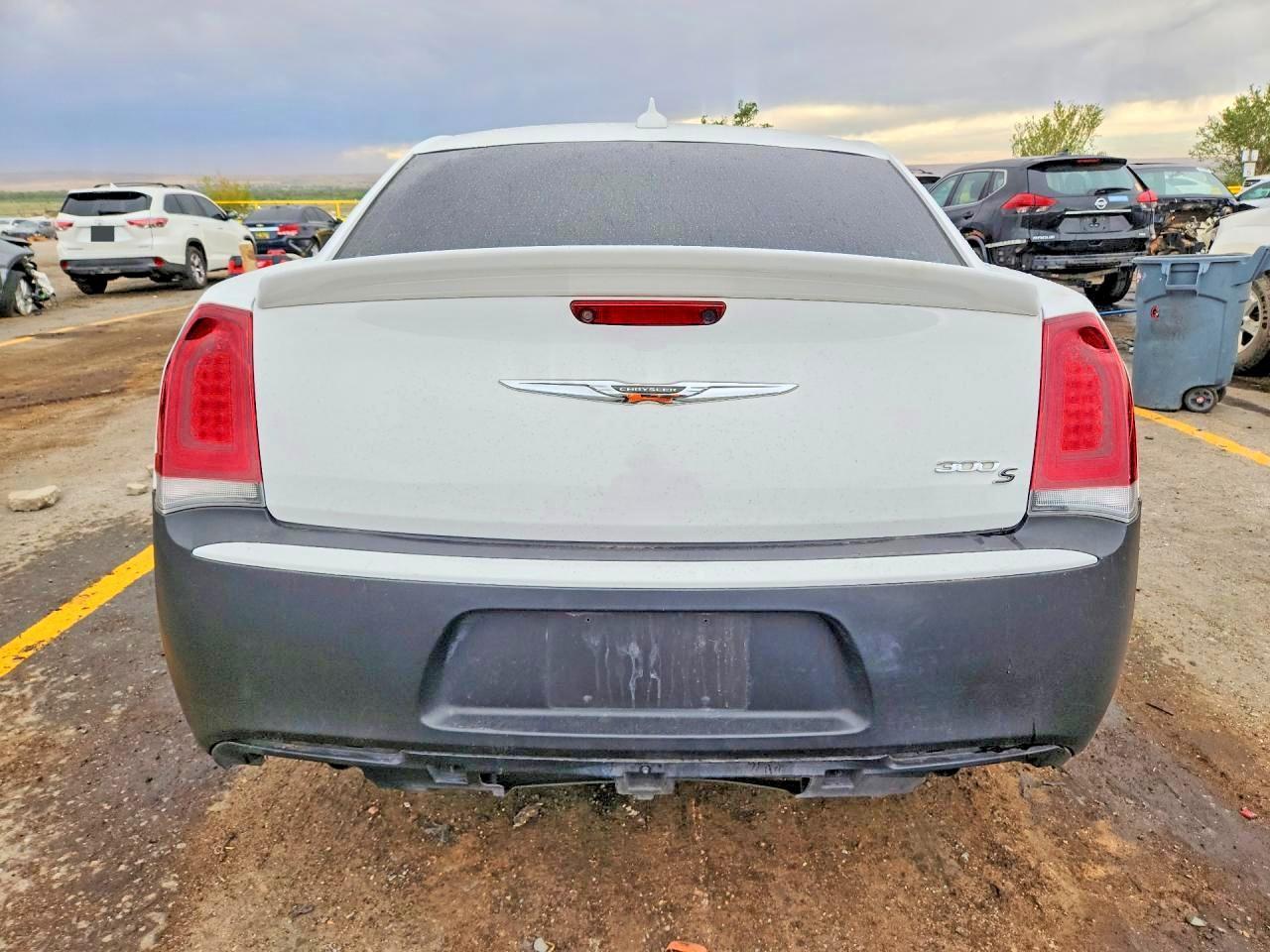 2019 Chrysler 300 S - Фото 6
