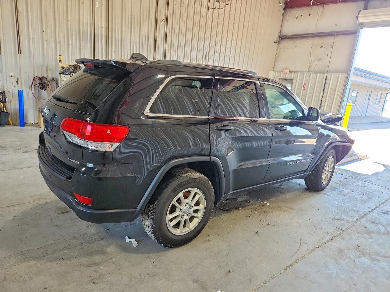 2019 Jeep Grand Cherokee Laredo - Image 3