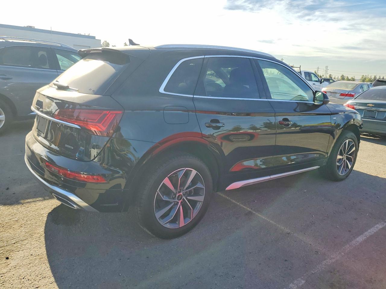 2023 Audi Q5 Premium 45 - Image 3