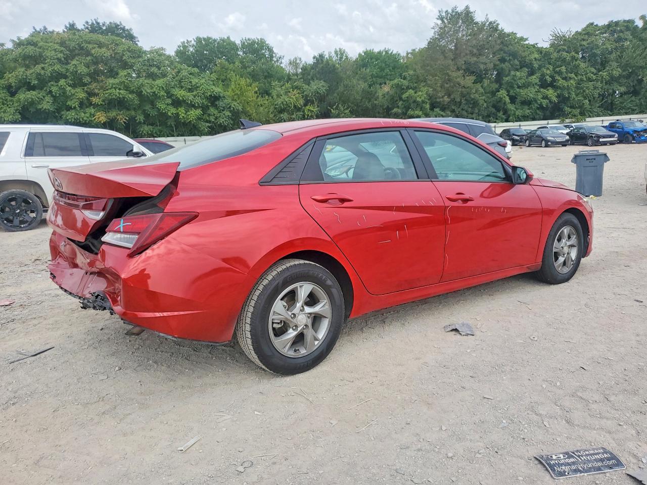 2021 Hyundai Elantra Se - Image 3