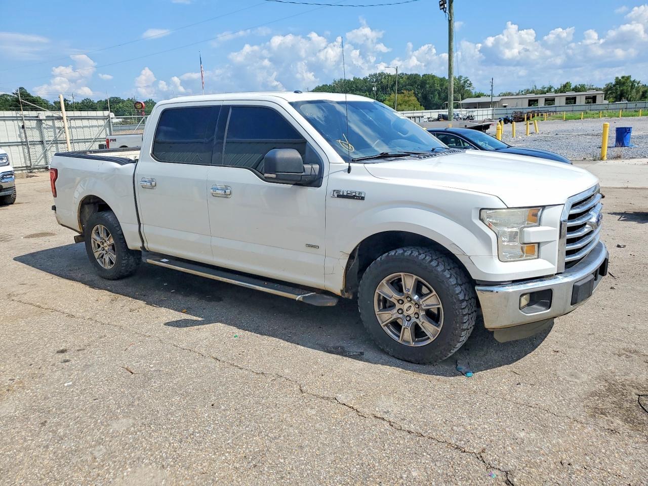 2015 Ford F150 Supercrew - Image 4
