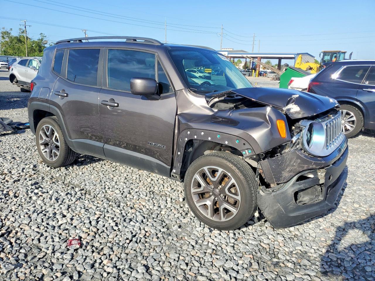 2017 Jeep Renegade Latitude - Image 4