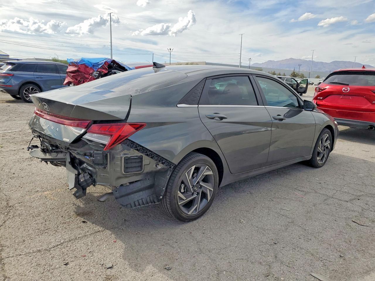 2025 Hyundai Elantra Limited - Image 3