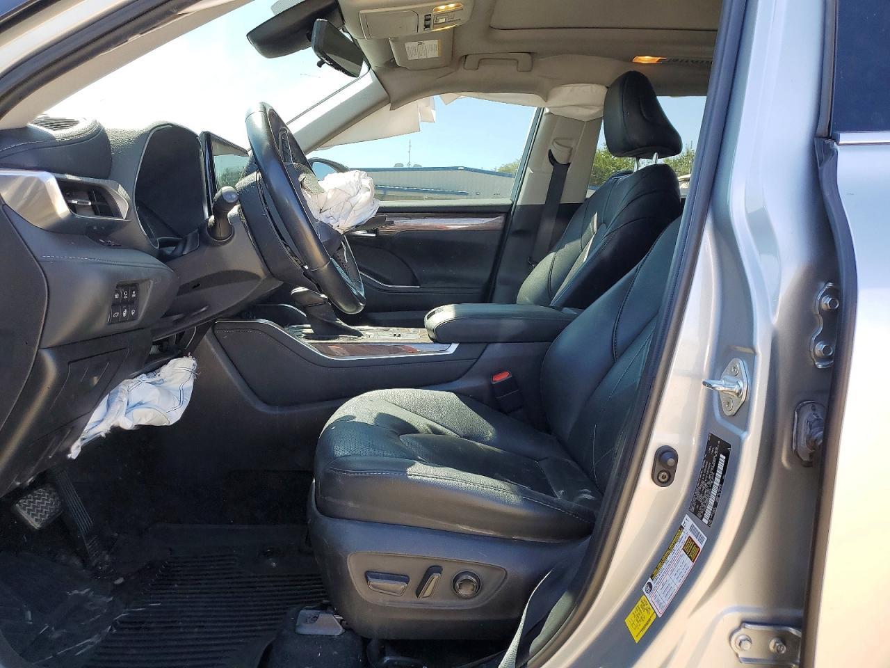2021 Toyota Highlander Hybrid Platinum - Image 7