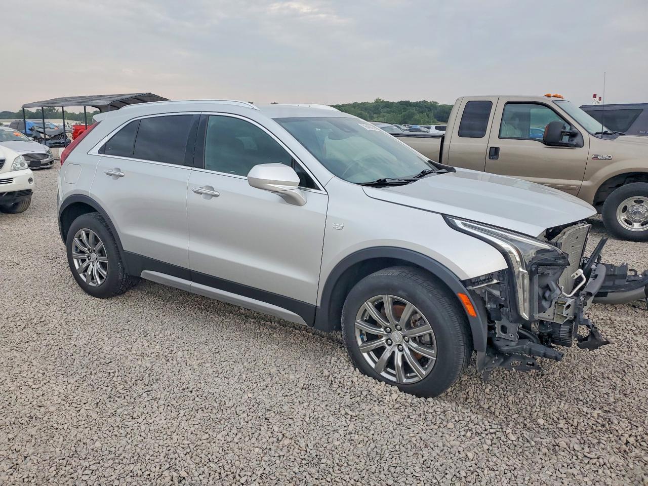 2019 Cadillac Xt4 Premium Luxury - Image 4