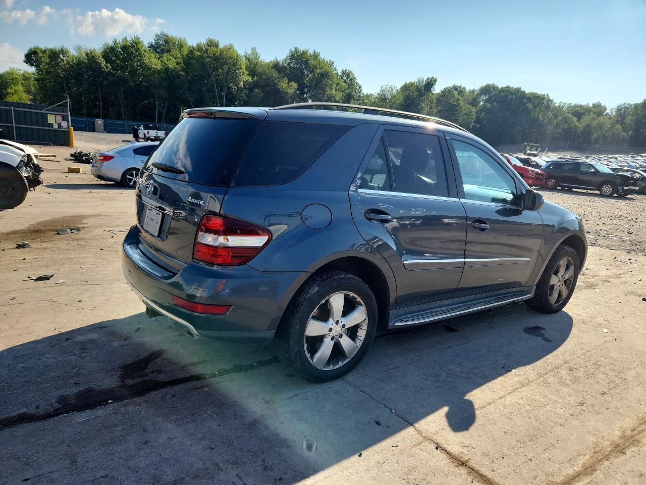 2010 Mercedes-Benz Ml 350 4Matic - Image 3