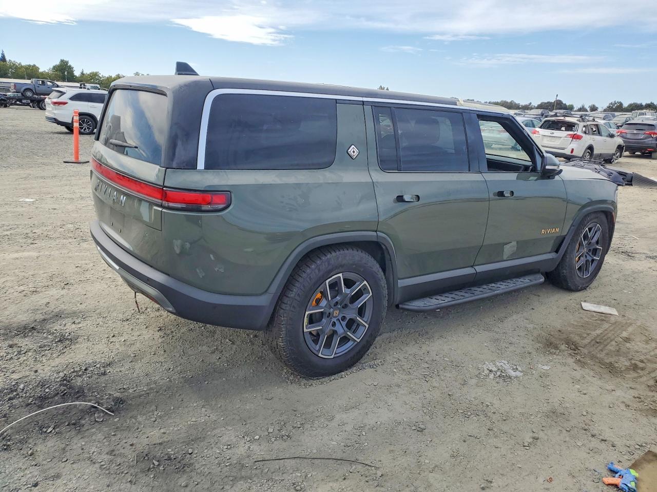 2022 Rivian R1S Launch Edition - Фото 3