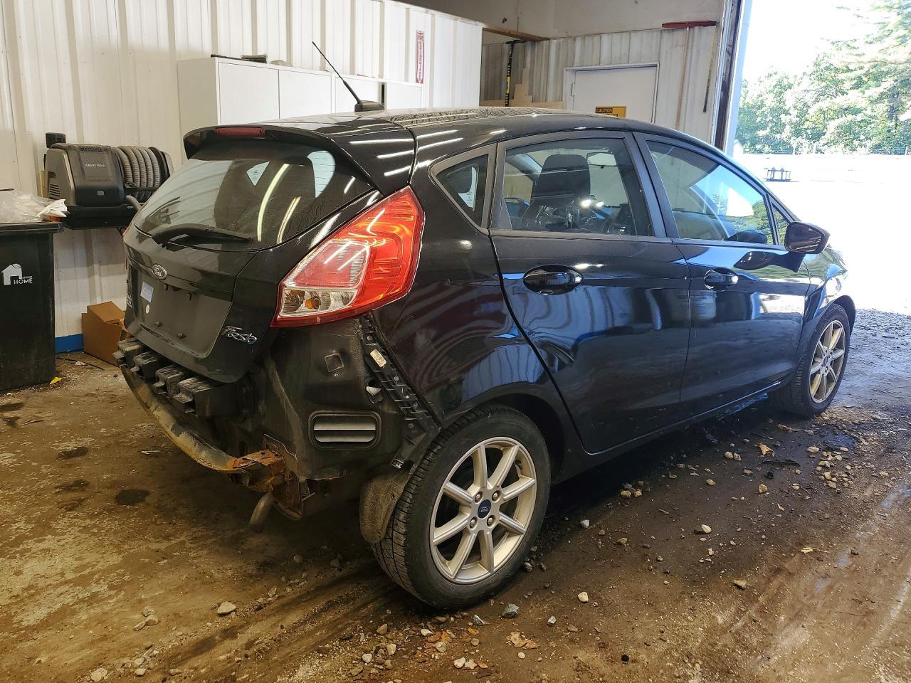 2019 Ford Fiesta Se - Фото 3