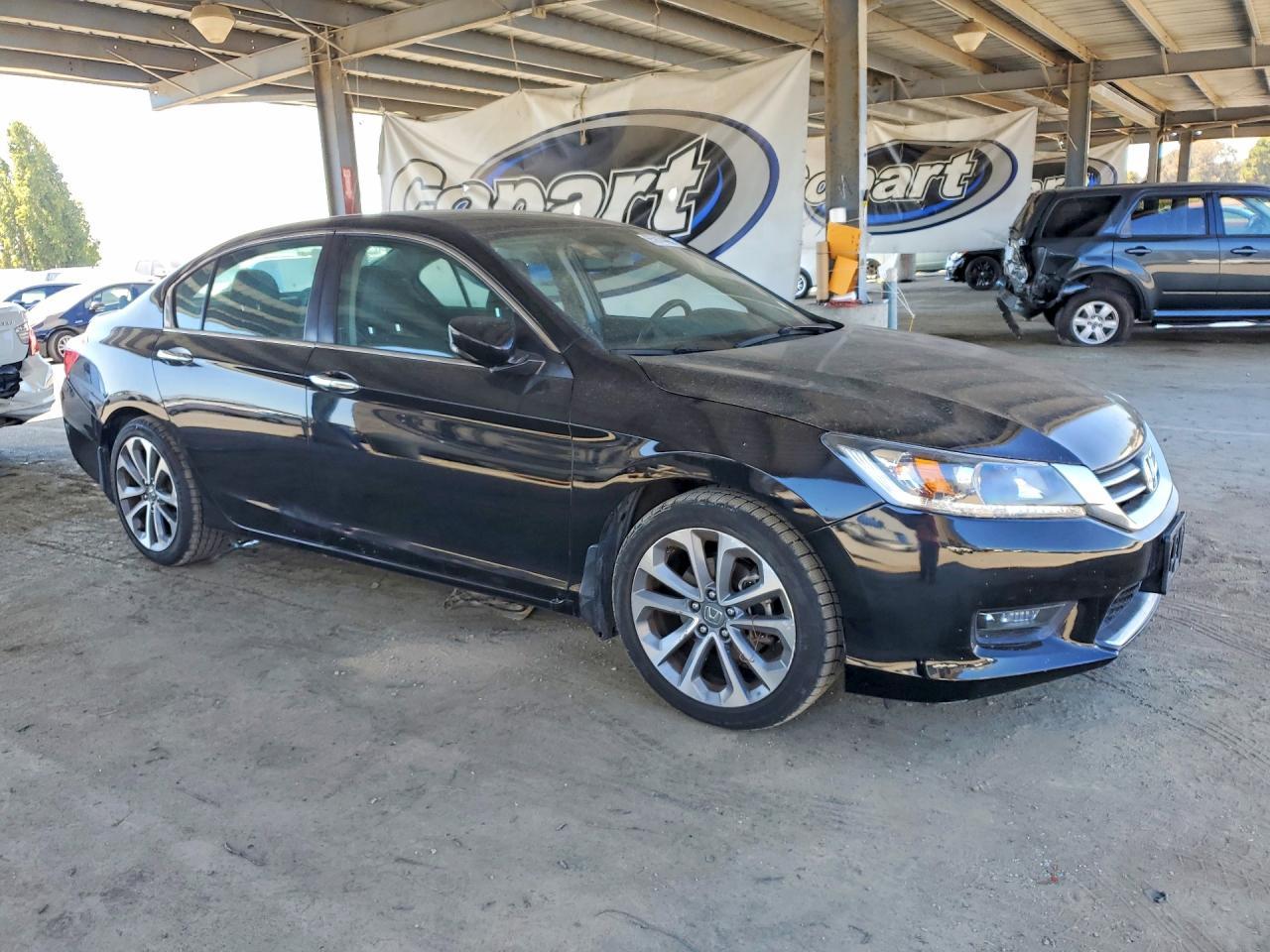 2015 Honda Accord Sport - Image 4