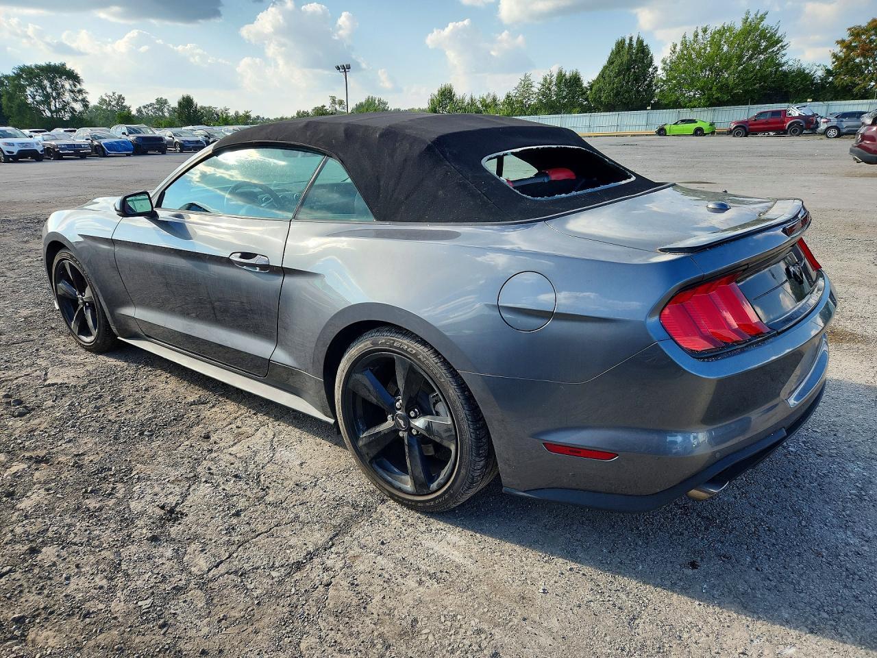 2021 Ford Mustang - Фото 2