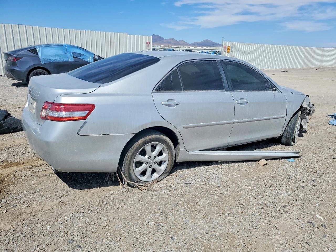 2011 Toyota Camry Se - Image 3