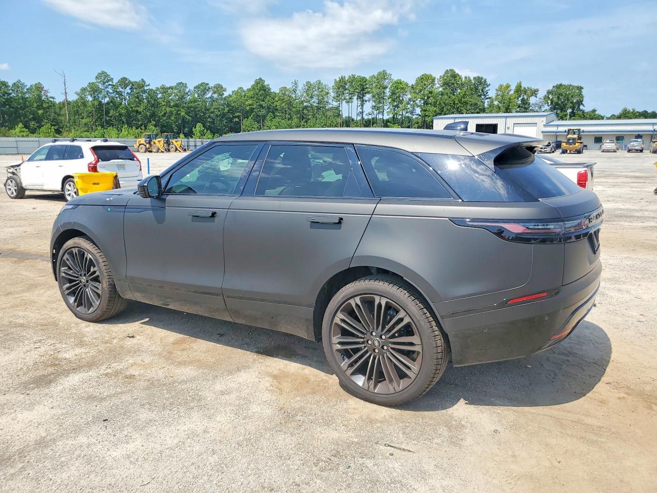 2026 Land Rover Range Rover Velar Dynamic Se - Image 2