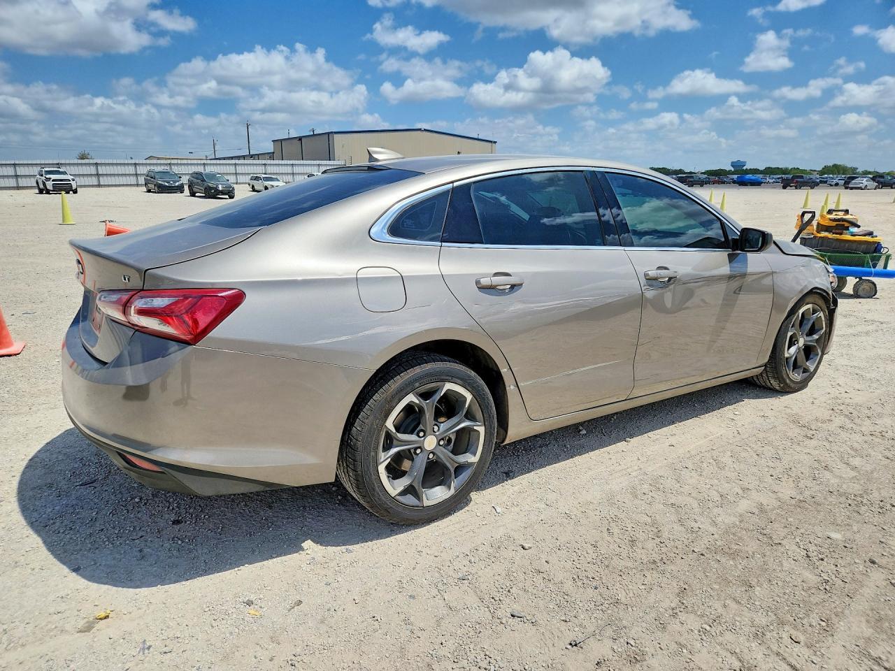 2022 Chevrolet Malibu Lt - Image 3
