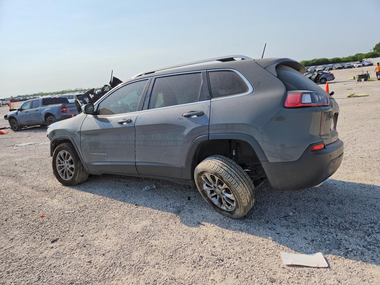 2021 Jeep Cherokee Latitude Lux - Image 2
