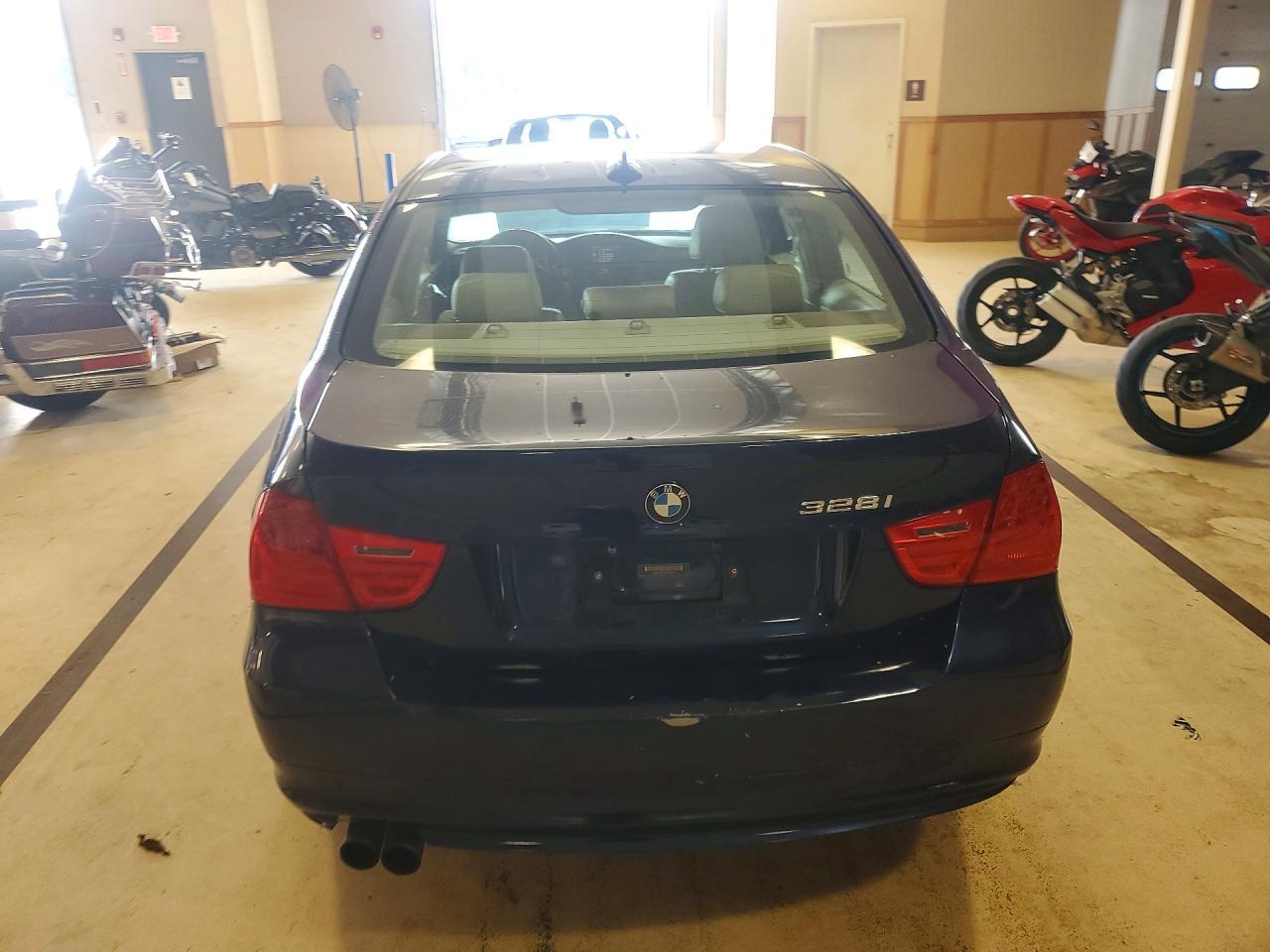 2011 BMW 328 Xi Sulev - Image 6