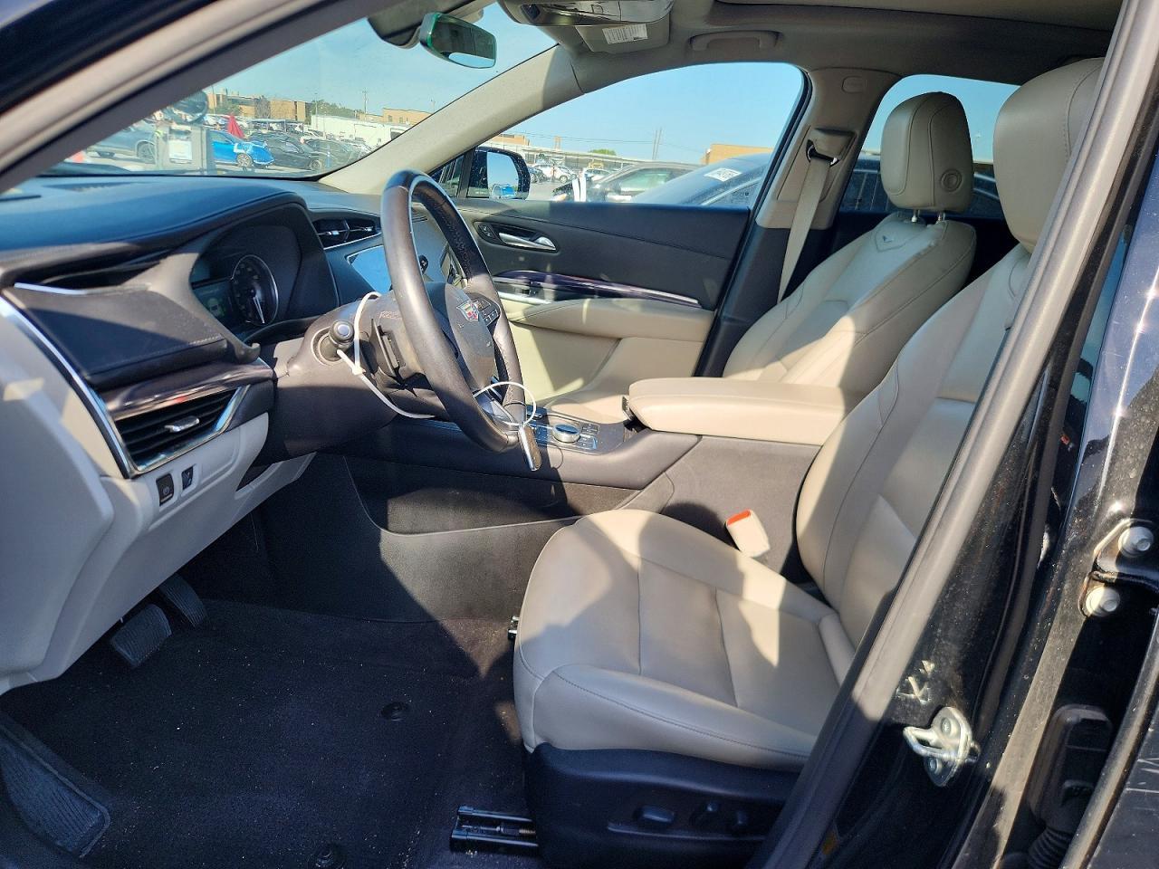 2023 Cadillac Xt4 Luxury - Image 7