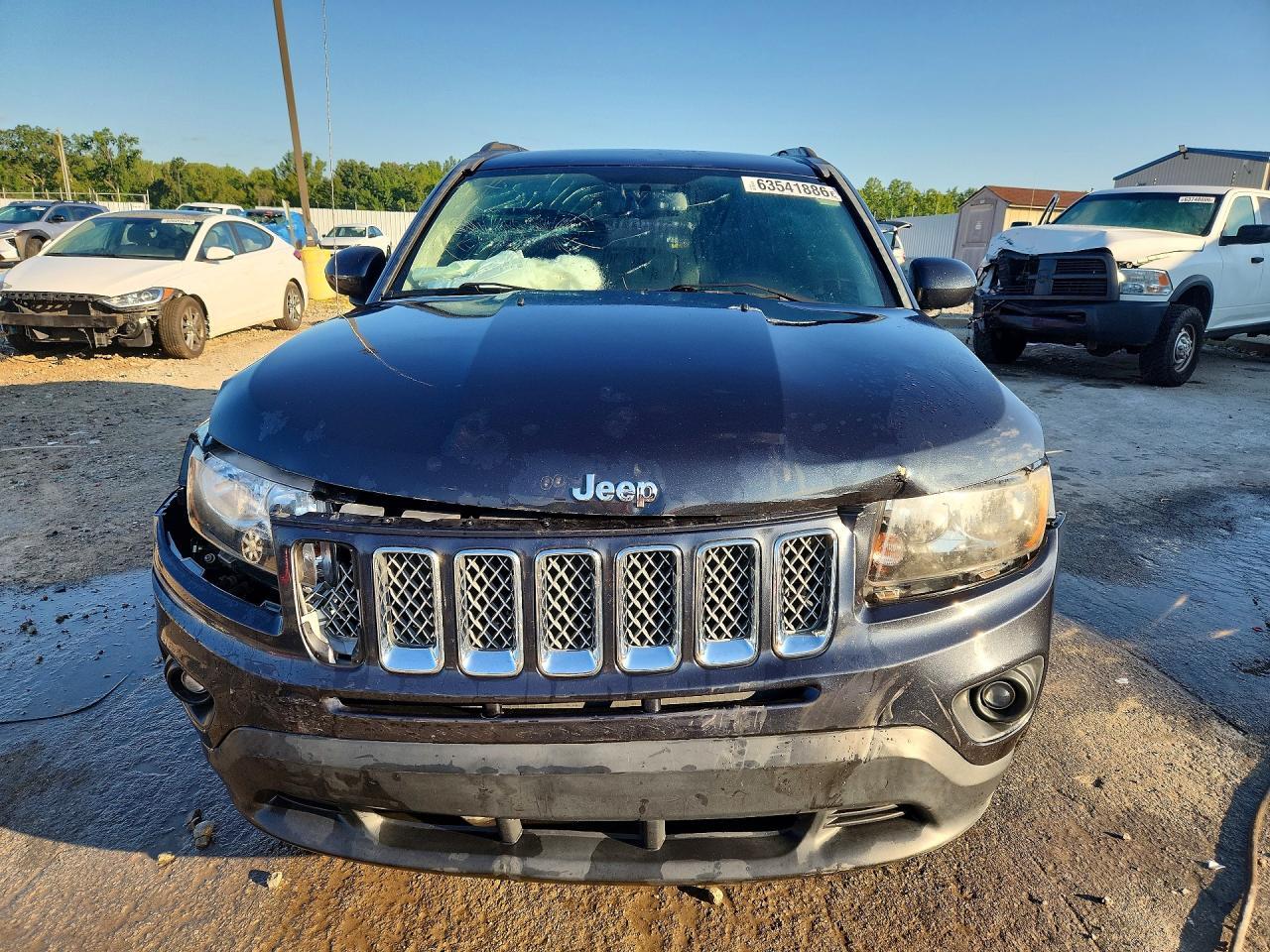 2014 Jeep Compass Latitude - Image 5