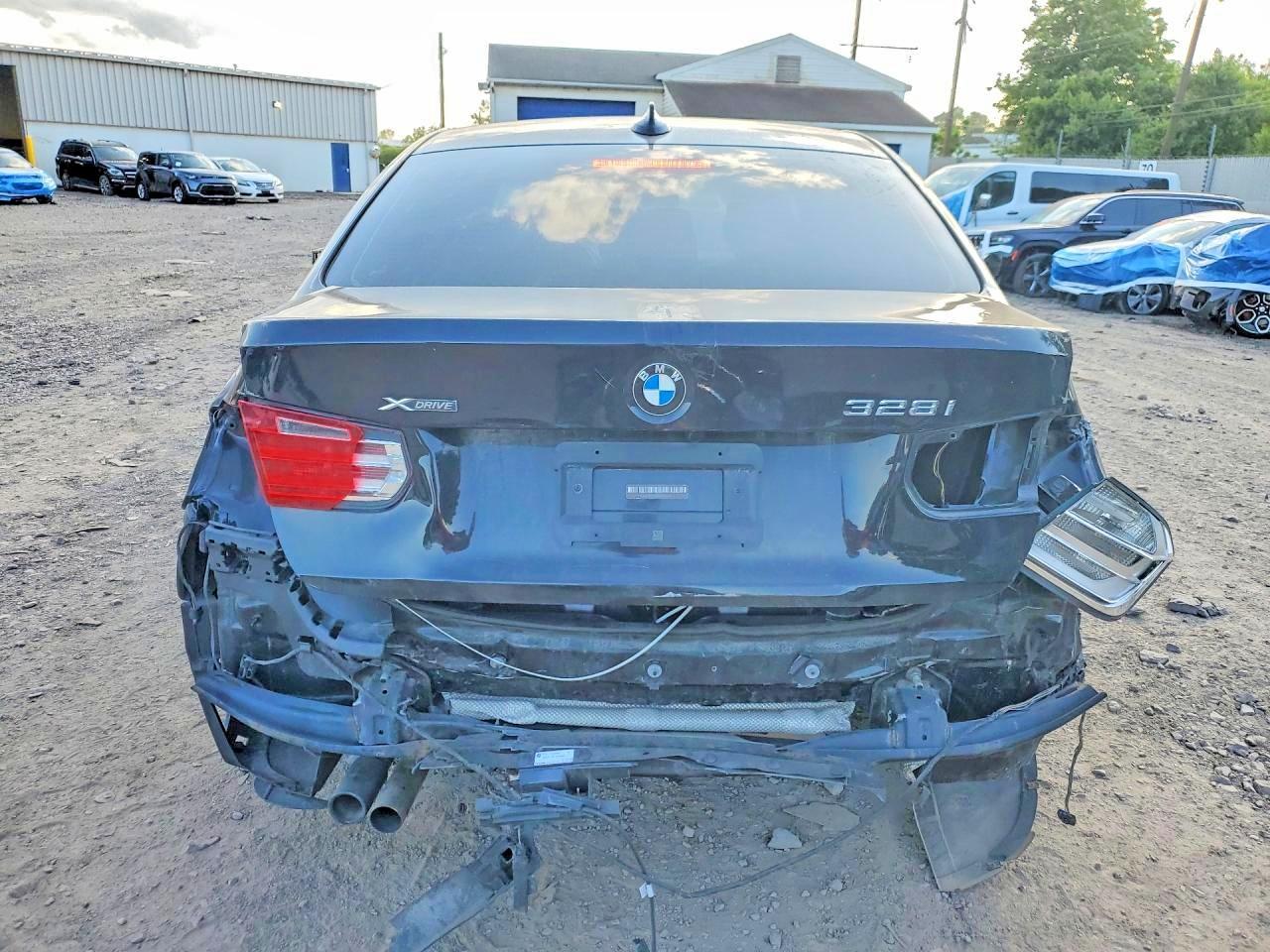 2013 BMW 328 Xi Sulev - Image 6