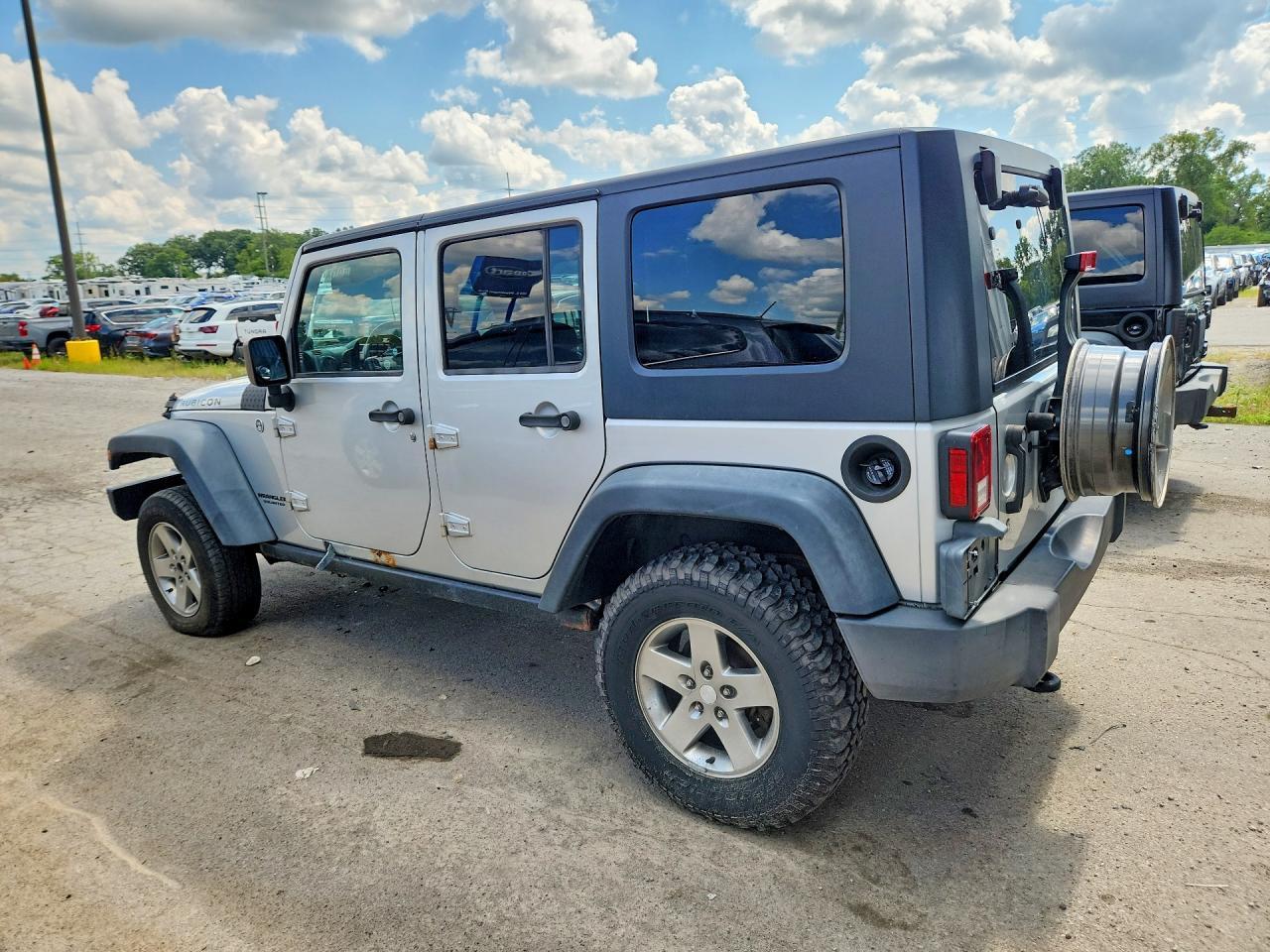 2010 Jeep Wrangler Unlimited Rubicon - Фото 2
