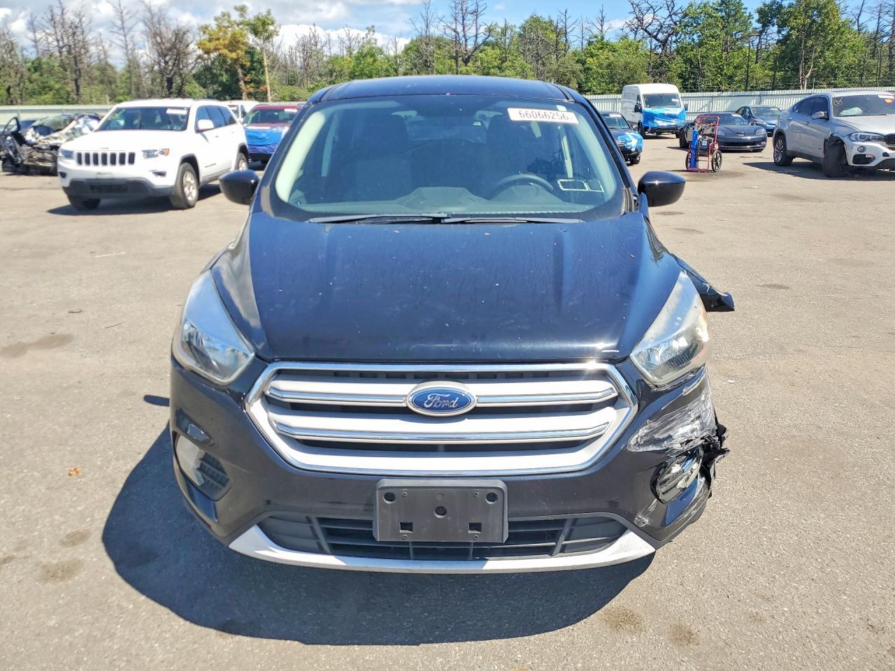 2019 Ford Escape Se - Фото 5