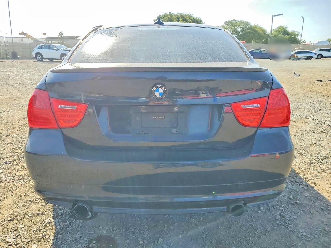 2011 BMW 335 Xi - Image 6
