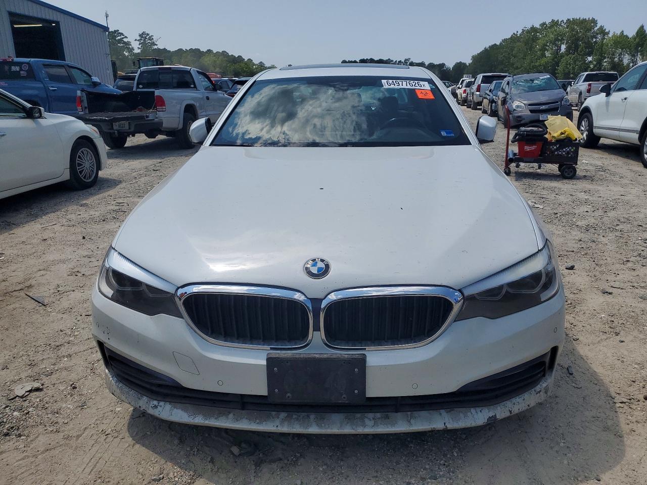 2017 BMW 530 Xi - Image 5