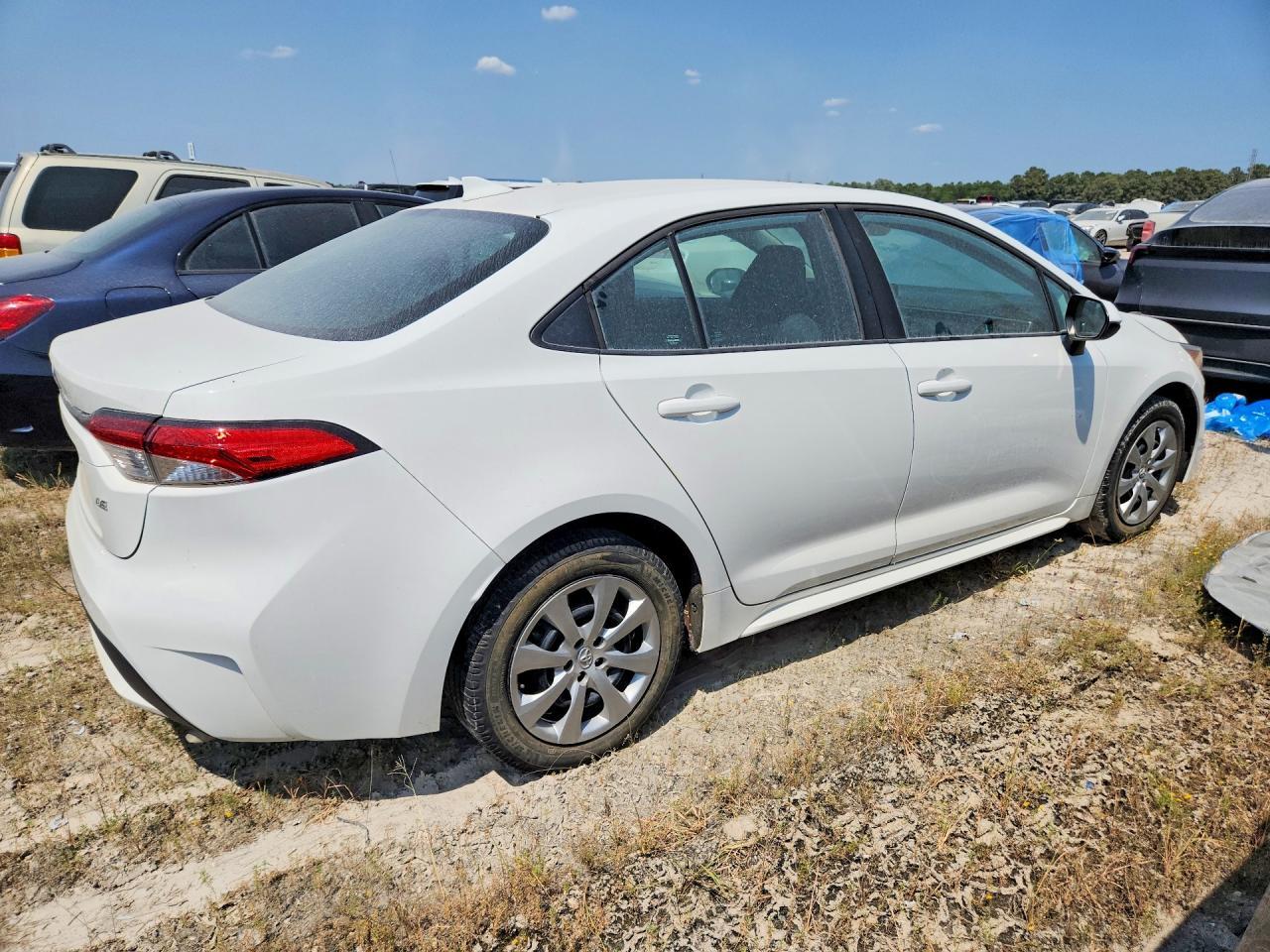 2022 Toyota Corolla Le - Фото 3