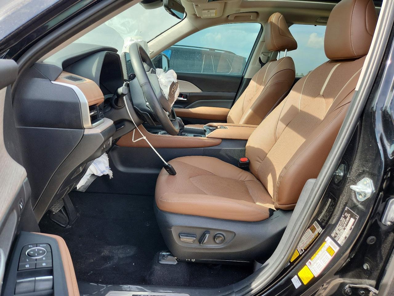 2025 Toyota Grand Highlander Platinum - Image 7