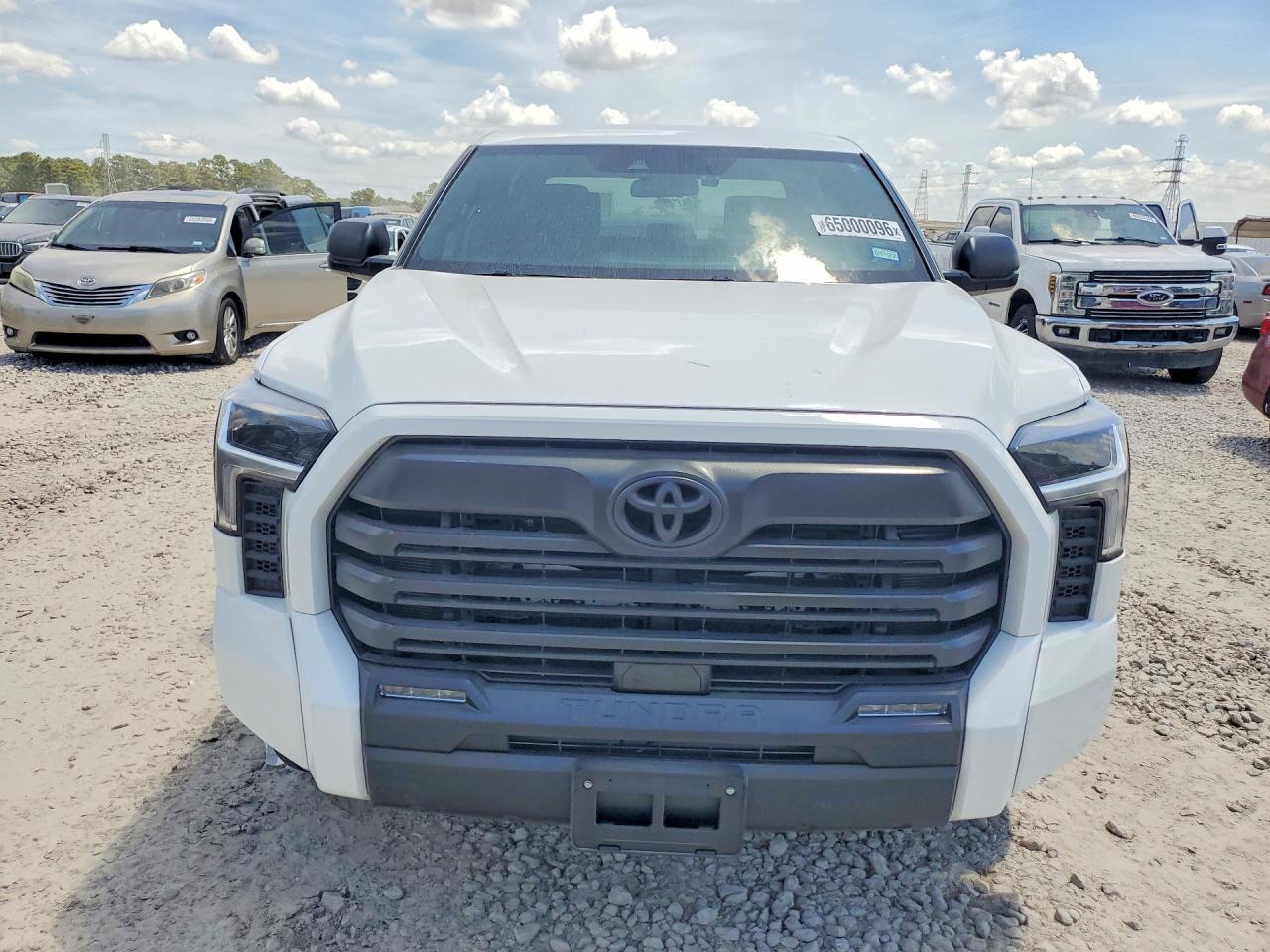 2025 Toyota Tundra Sr5 - Image 5