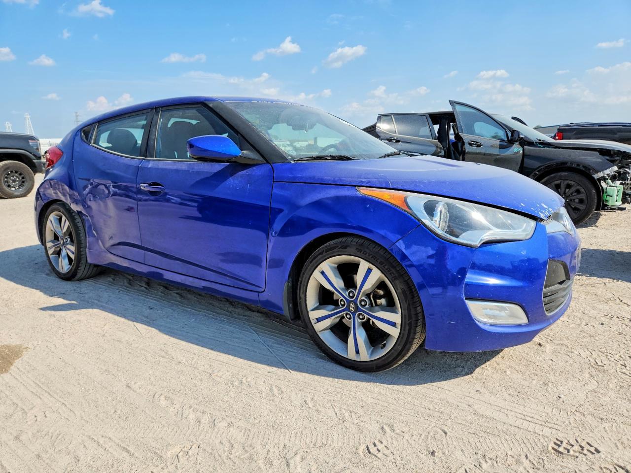 2013 Hyundai Veloster Base - Фото 4