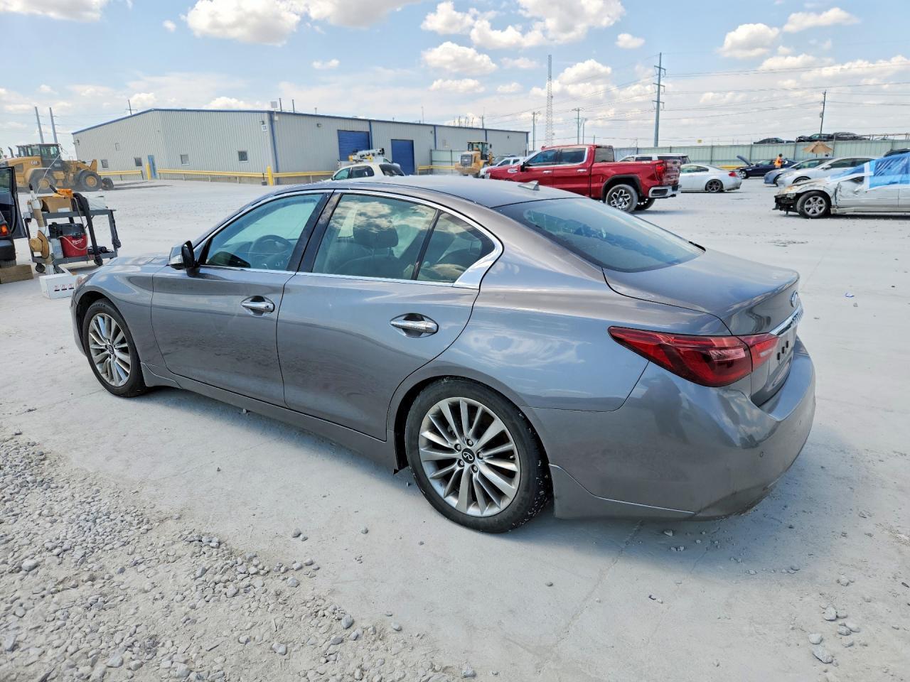 2021 Infiniti Q50 Luxe - Фото 2