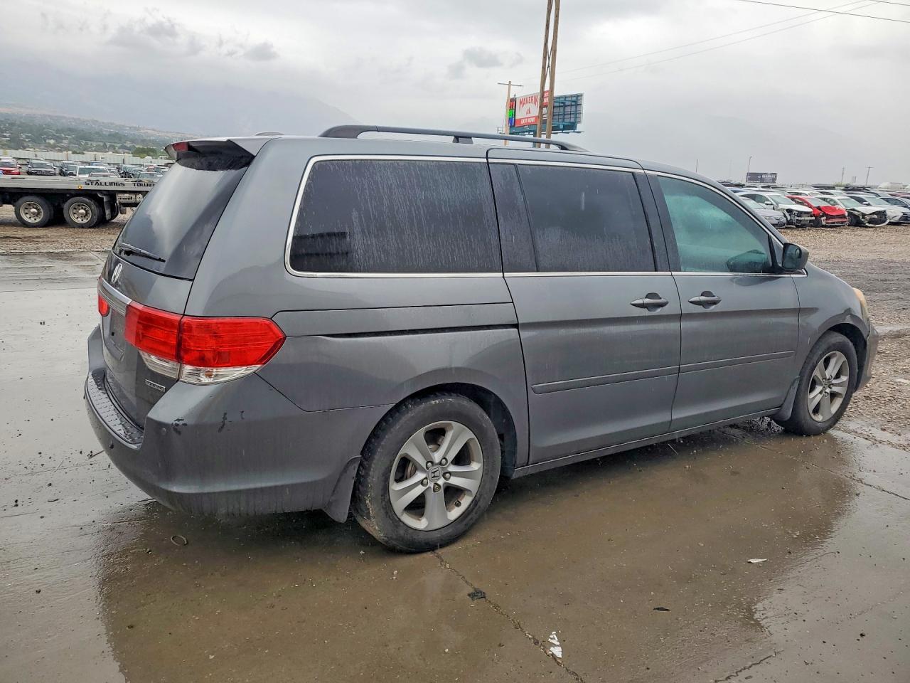 2010 Honda Odyssey Touring - Фото 3