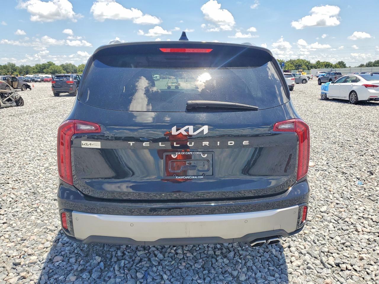 2025 Kia Telluride S - Image 6