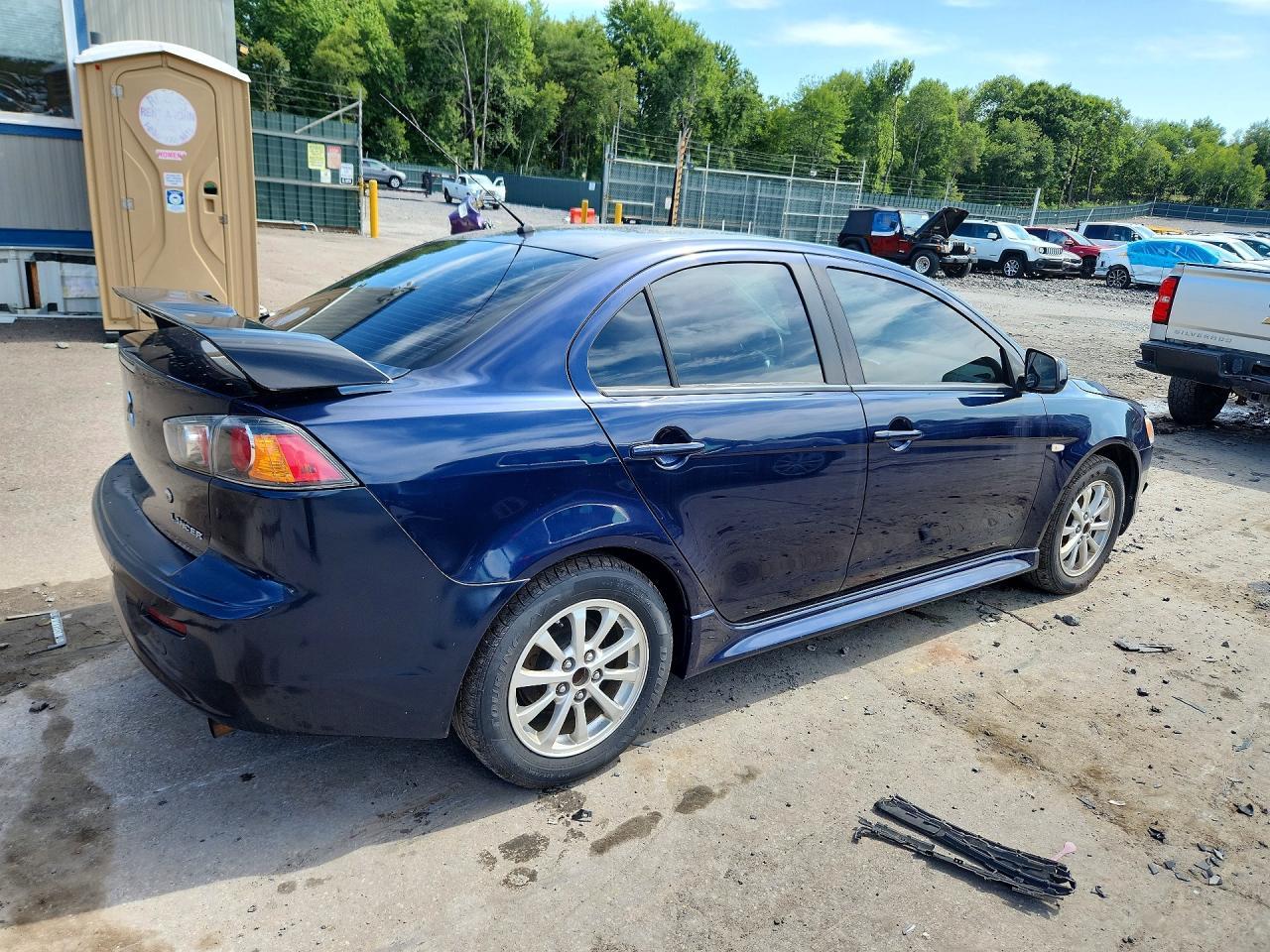 2014 Mitsubishi Lancer Es/Es Sport - Image 3