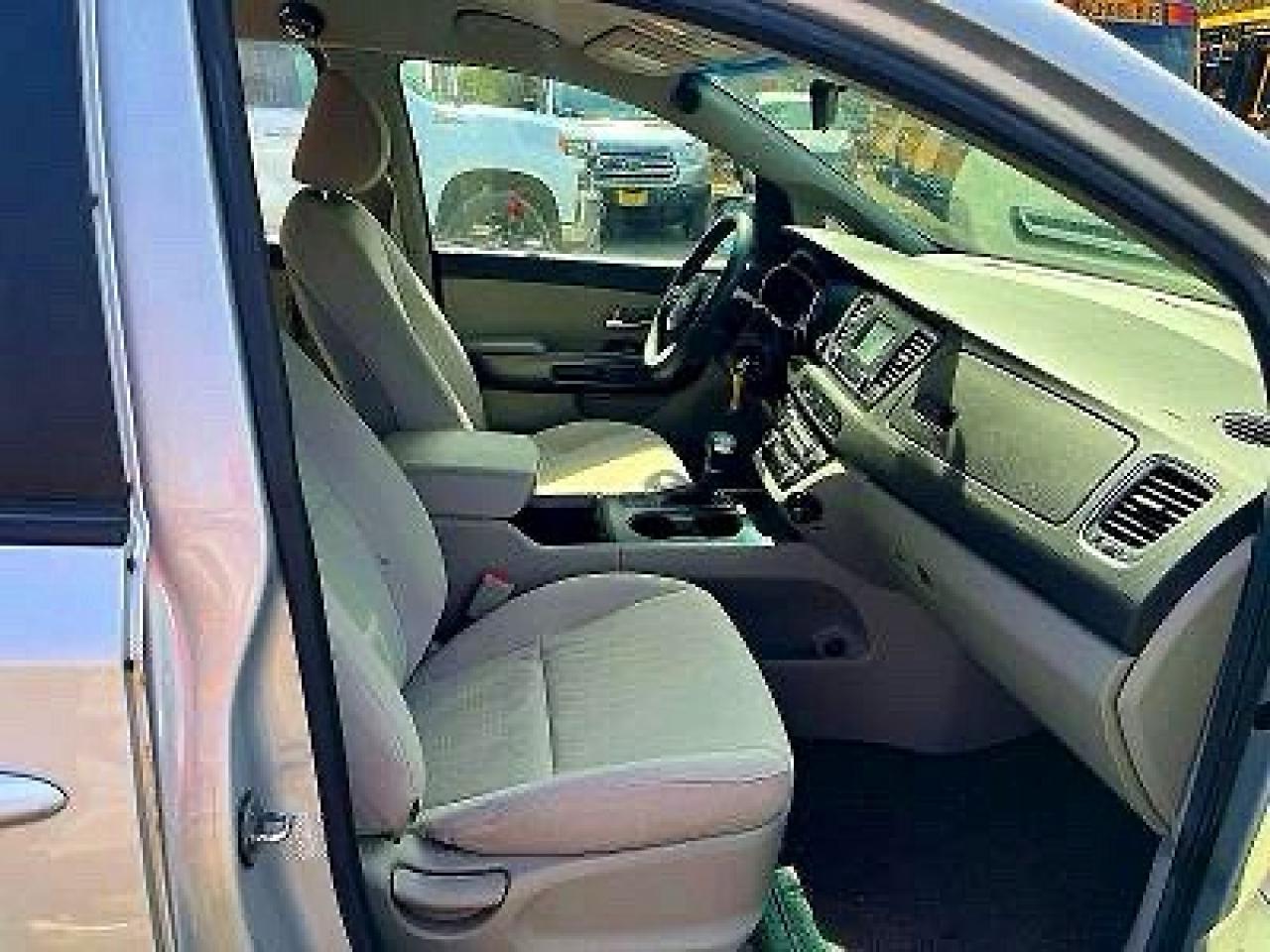 2018 Kia Sedona L - Фото 5