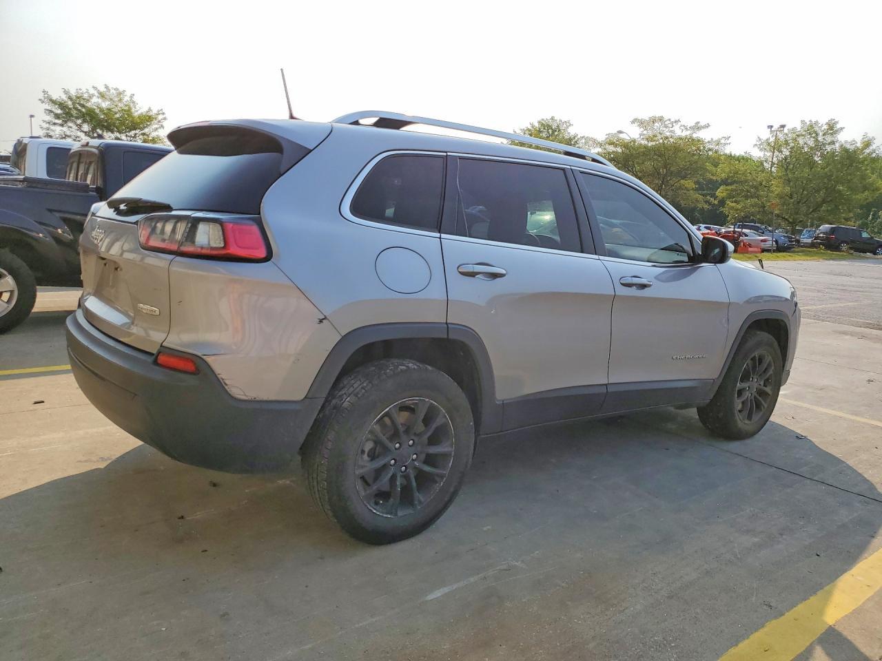 2019 Jeep Cherokee Latitude - Фото 3