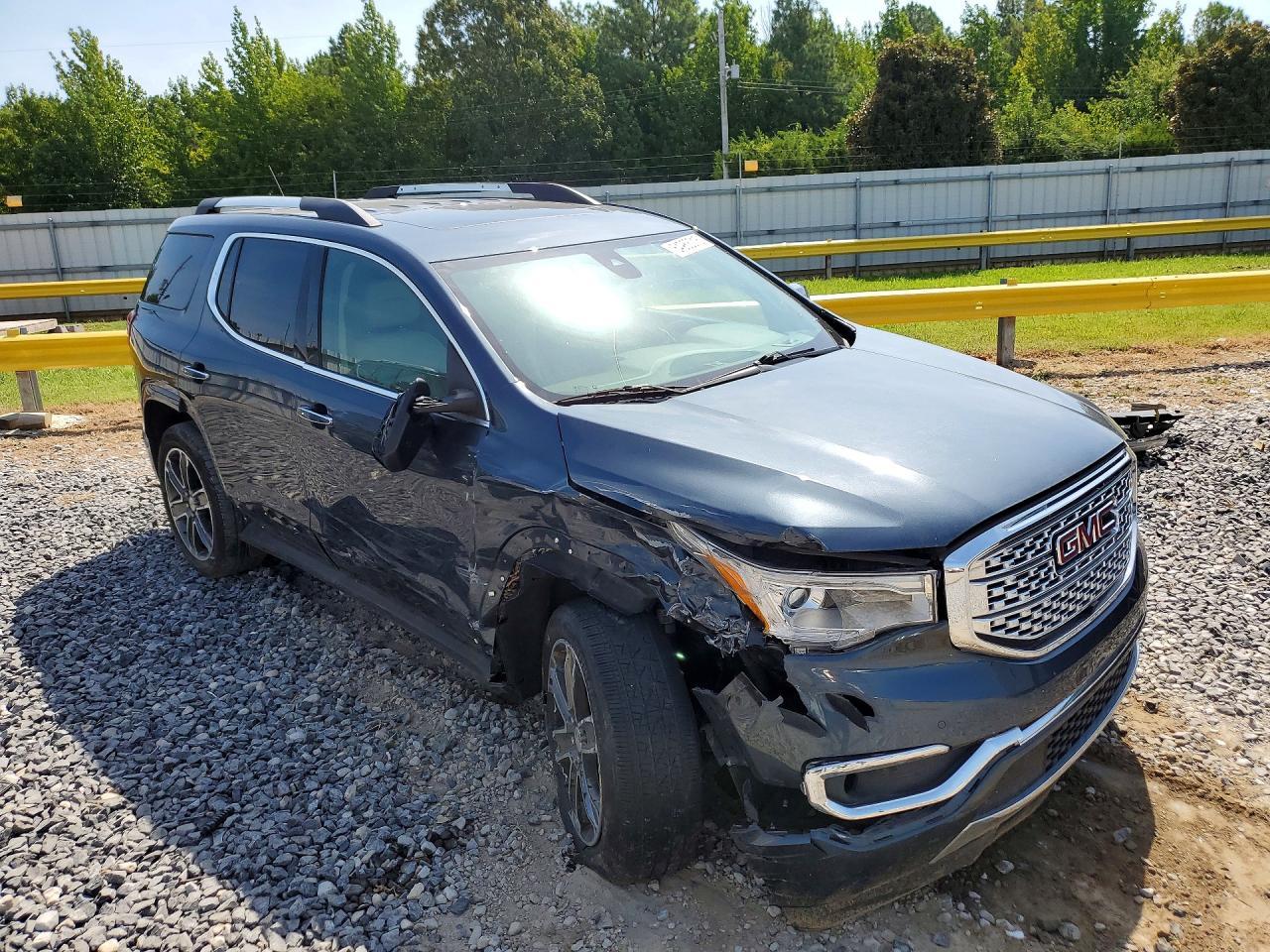 2019 GMC Acadia Denali - Image 4