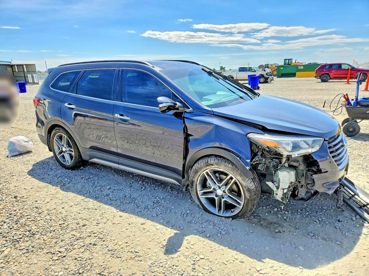 2017 Hyundai Santa Fe Limited Ultimate - Image 4