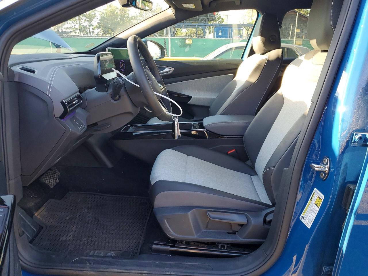 2025 Volkswagen Id.4 Pro - Image 7