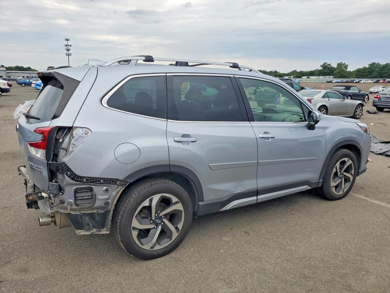 2022 Subaru Forester Touring - Фото 3