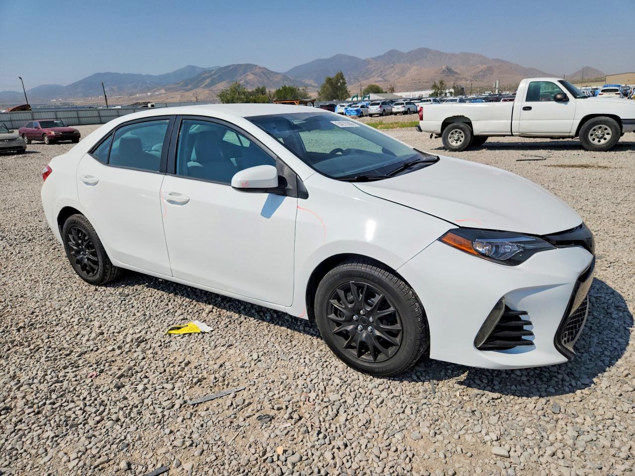 2014 Toyota Corolla Le - Image 4