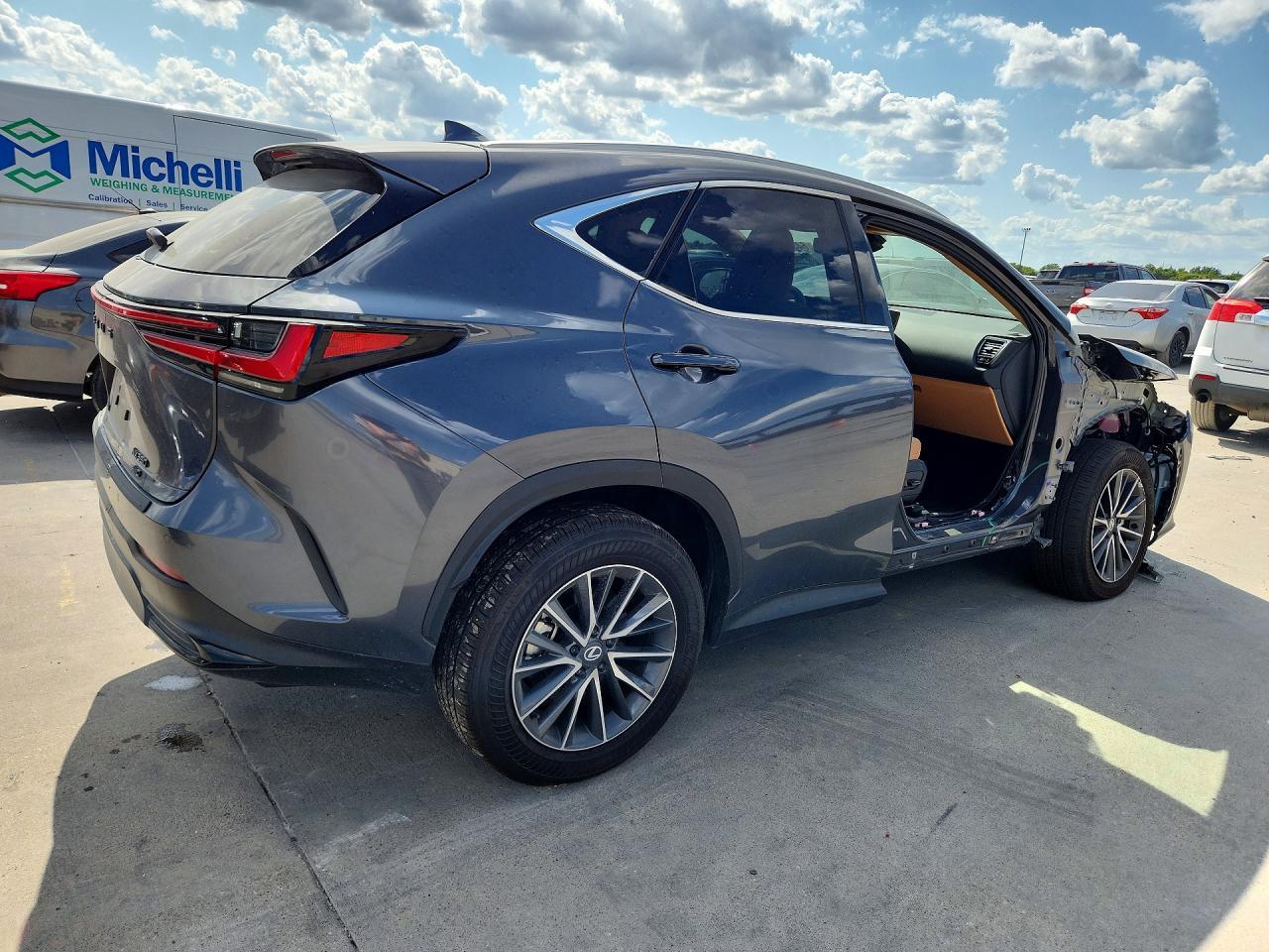 2026 Lexus Nx 350 Premium - Image 3