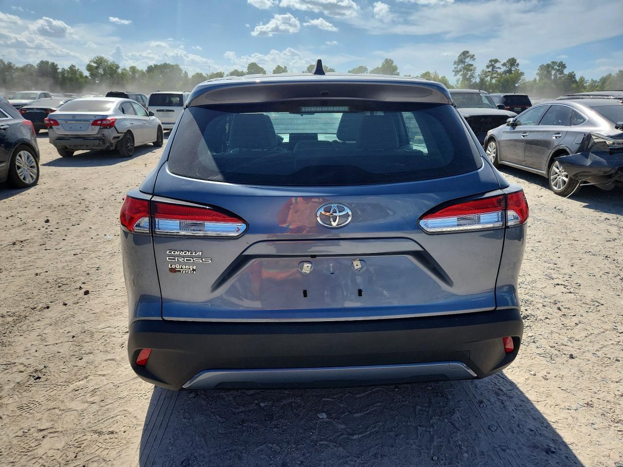 2024 Toyota Corolla Cross L - Image 6