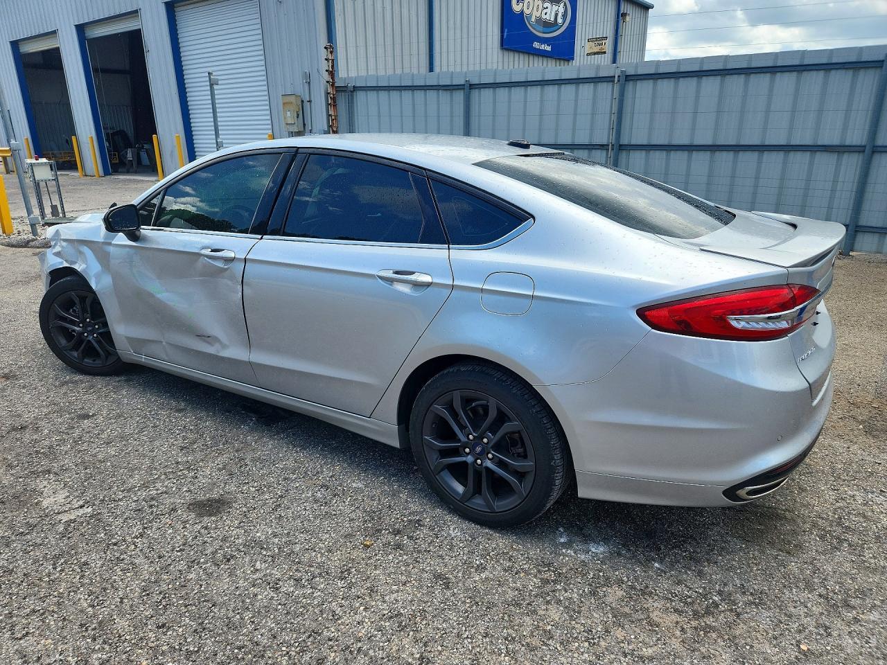 2018 Ford Fusion Se - Фото 2